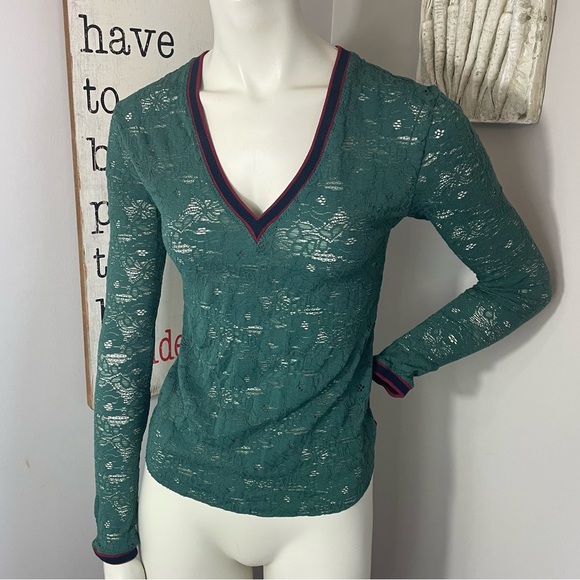 Free People green lace vneck stretch top XS - Picture 5 of 9